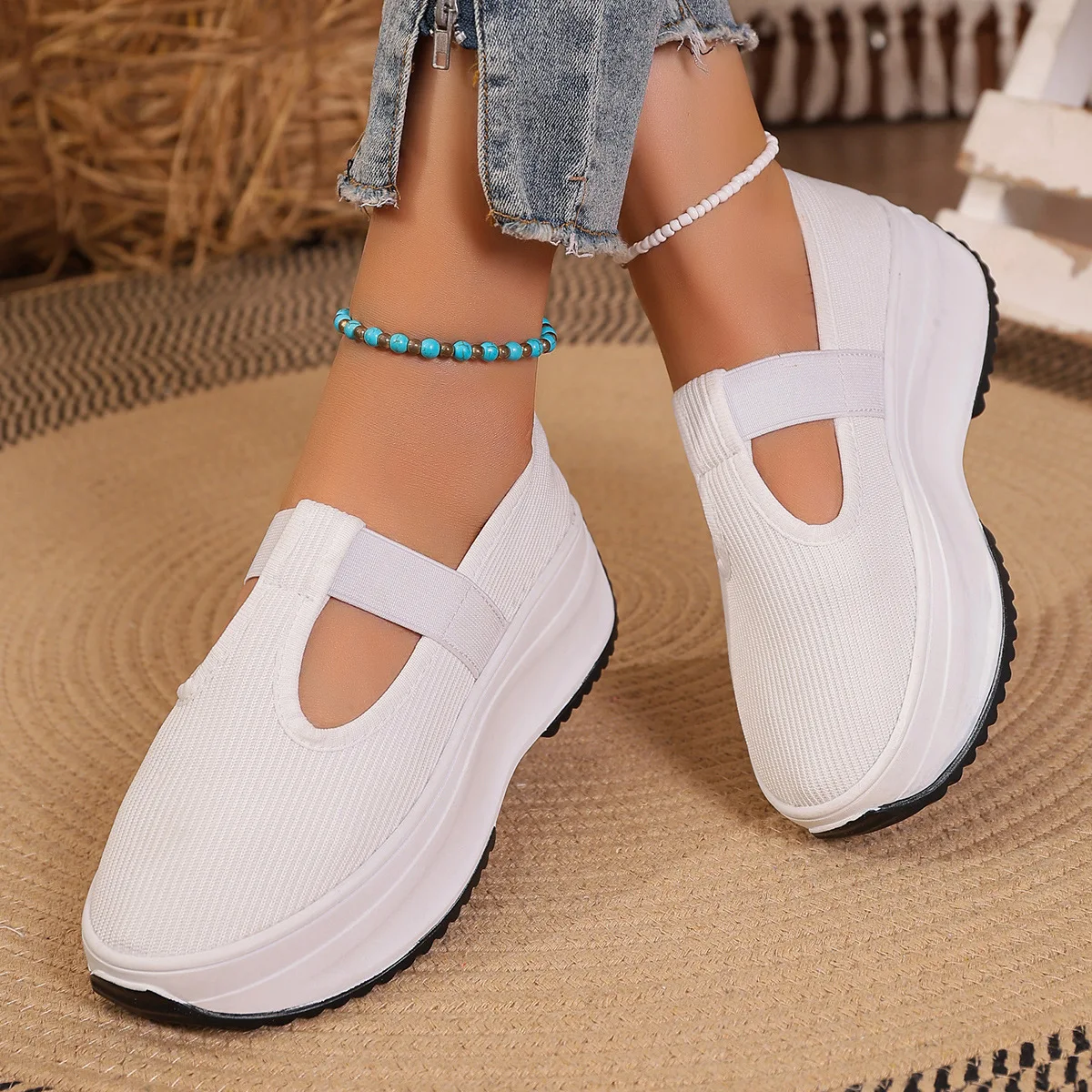 

The new spring and autumn 2025 fashion, lightweight, breathable and comfortable fly-knit casual shoes