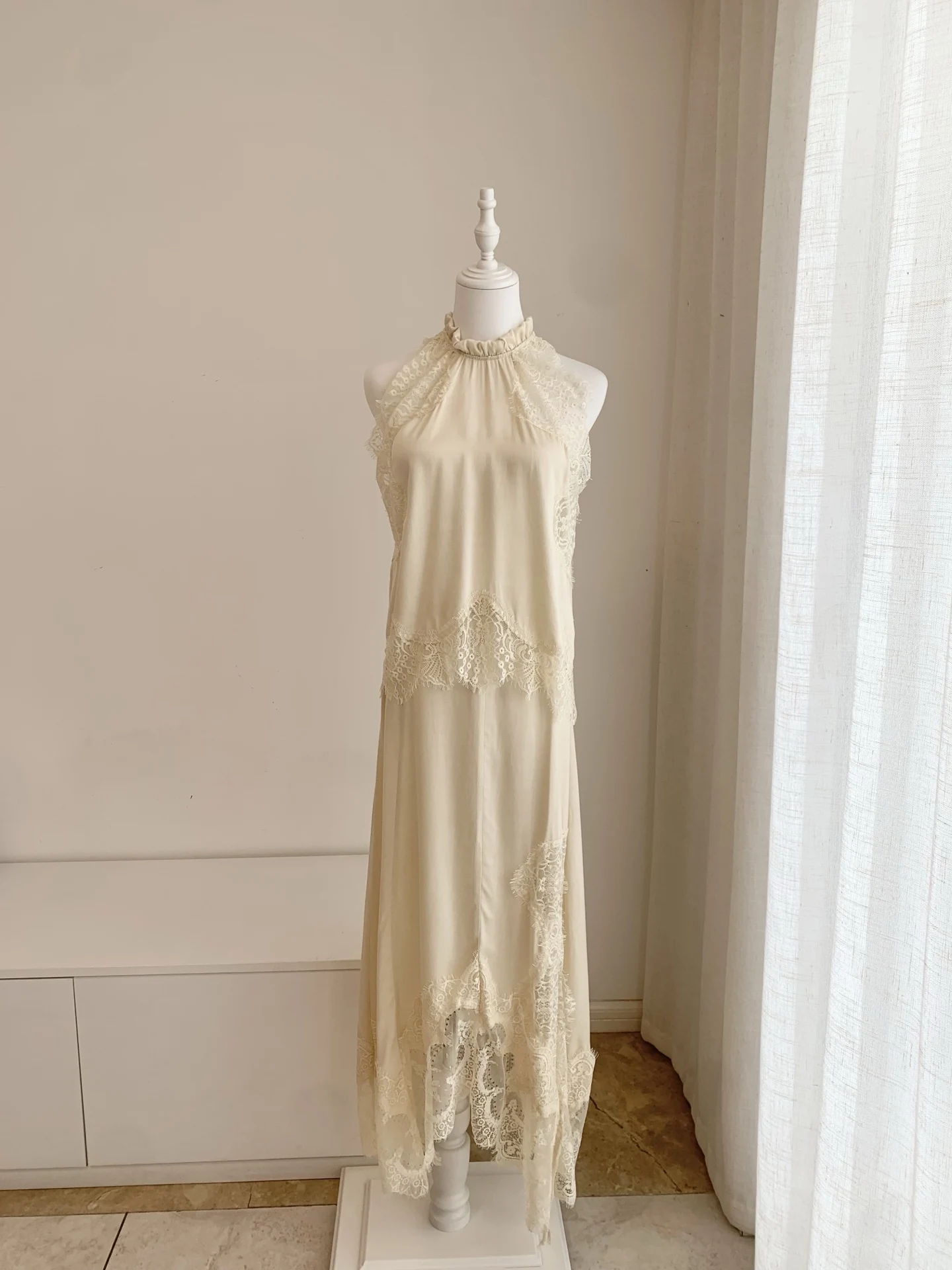 

Summer Women's Lace Spliced Set Sleeveless Stand Collar Vest Top + High Waist Split Long Skirt Elegant Female Suit