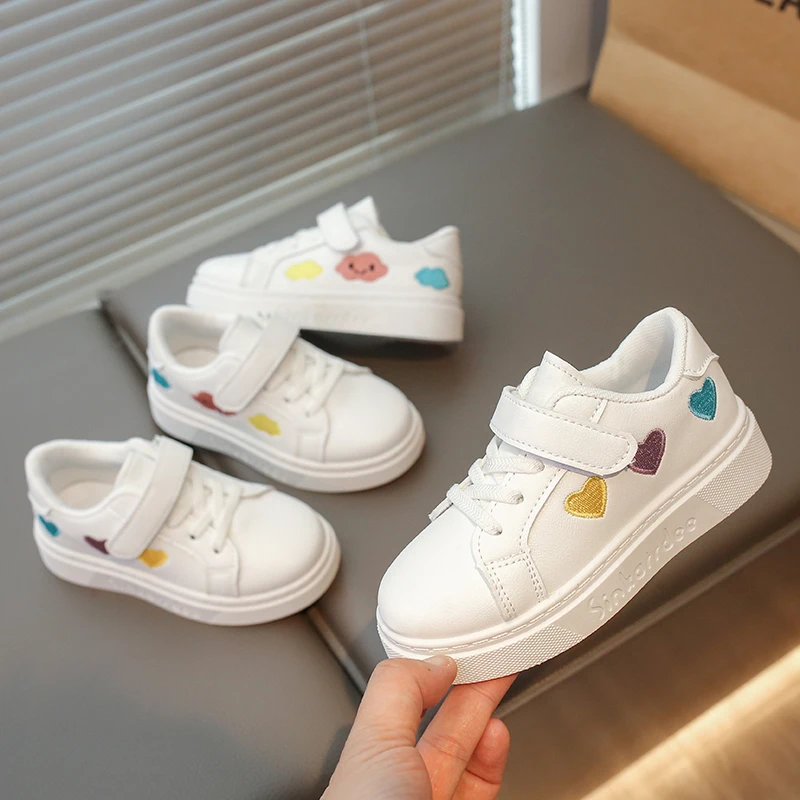 Girls's Fashion Embroidery Heart Cute Cartoon White Casual Sports Shoes Kid's Anti-skid Lightweight Sneakers Children Board Shoe