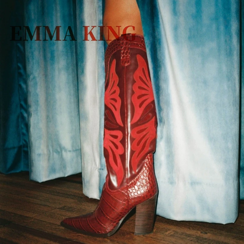 النبيذ الأحمر التمساح حذاء برقبة للركبة النساء موضة أشار تو حذاء بكعب سميك أحذية السيدات أنيق فستان الحفلات المرقعة الأحذية
