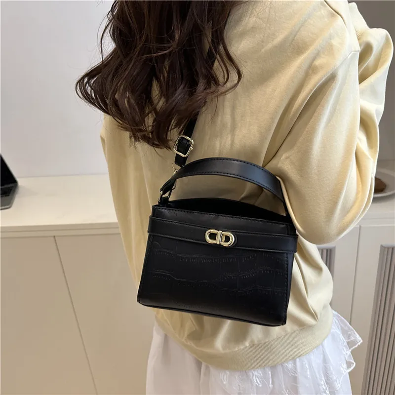 

Famous Designer Leather Messenger Bag Shoulder Crossbody Handbag For Women By Luxury Brand Classic