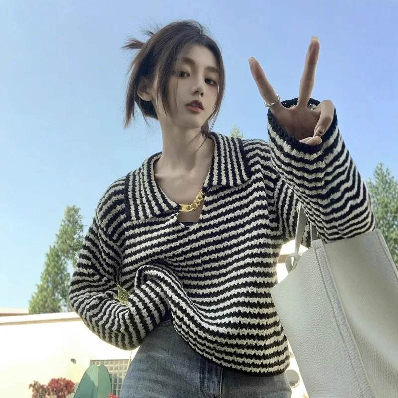 

Women's Casual Ribbed Sweater with Chain Design, Loose and Lazy Style, Striped Knit Top for Autumn/winter New Arrivals