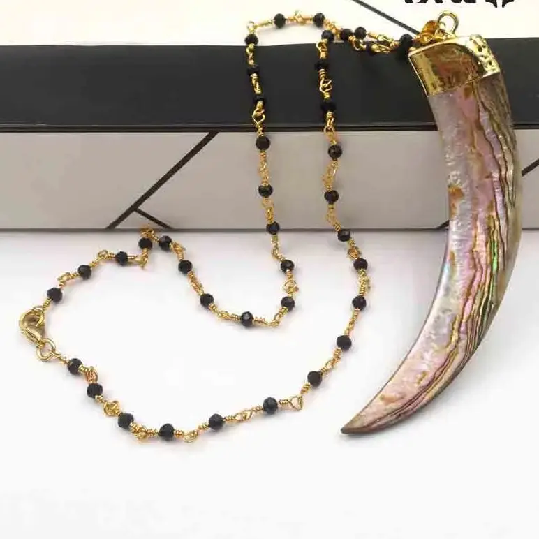 WT-JN049 WKT New Natural Abalone Shell Black Rosary Curved Unique Pendant Necklace