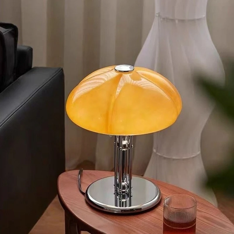 Lampu Meja Bentuk Jamur Gaya Bauhaus Korea, Lampu Meja Labu Desainer dengan Pengisian Daya Canggih, Dekorasi Kamar Tidur