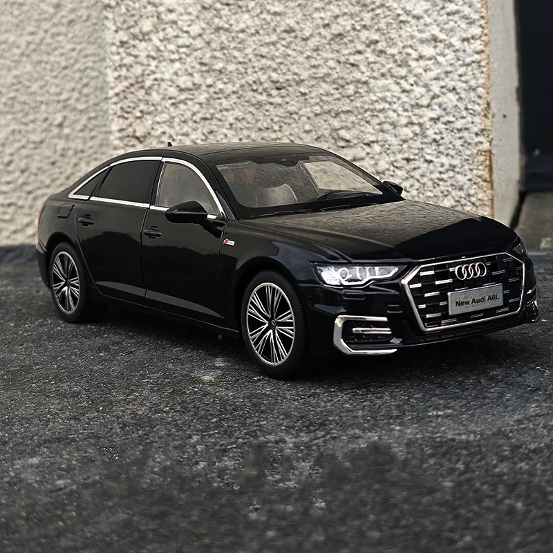 

Large Size 1:18 AUDI A6 Alloy Car Model Diecast Metal Vehicle Car Model High Simulation Sound and Light Collection Kids Toy Gift