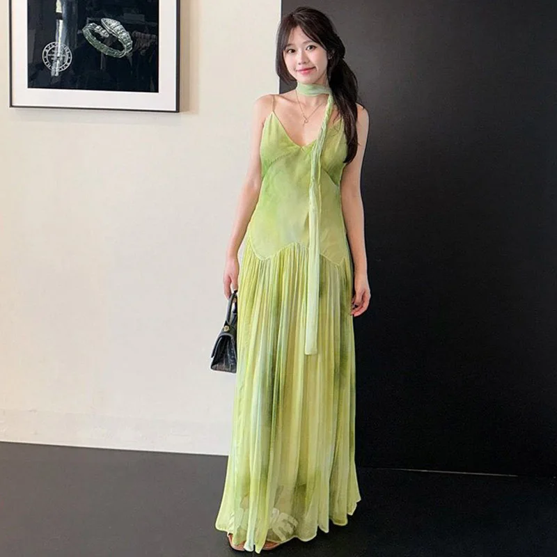 Damen Sommer Neckholder-Maxikleid mit Raffungen, locker sitzendes V-Ausschnitt-Kleid in Hellgrün, lässiges Strand- und Freizeitkleid für Damen