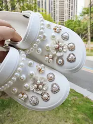 26pcs Dismountable White Camellia Imitated Pearl & Rhinestone Heart Shaped Garden Shoe Decorations Charm