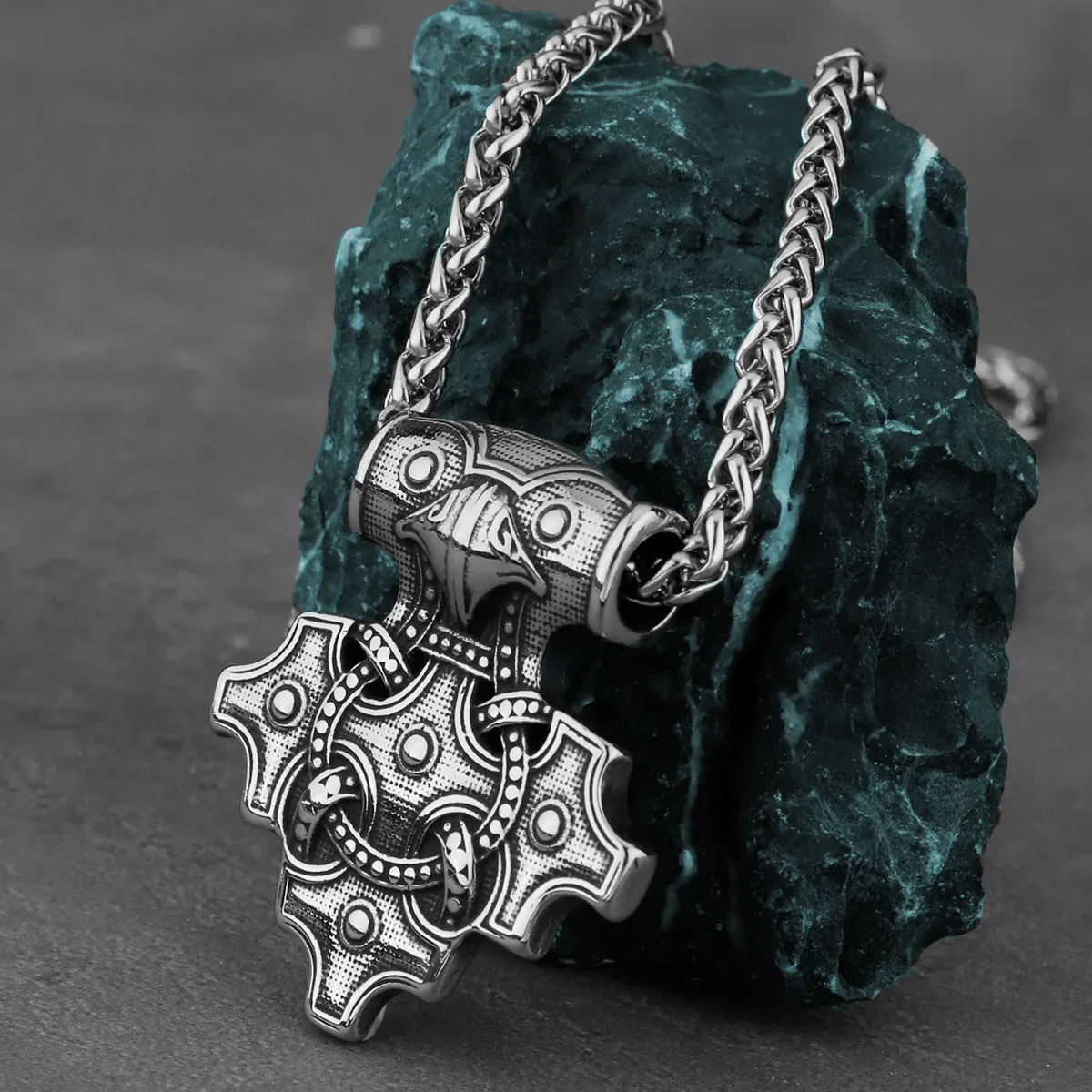 Men's Domineering Stainless Steel Raven Thor's Hammer Pendant Necklace Retro Viking Fashion Jewelry Necklace Wholesale