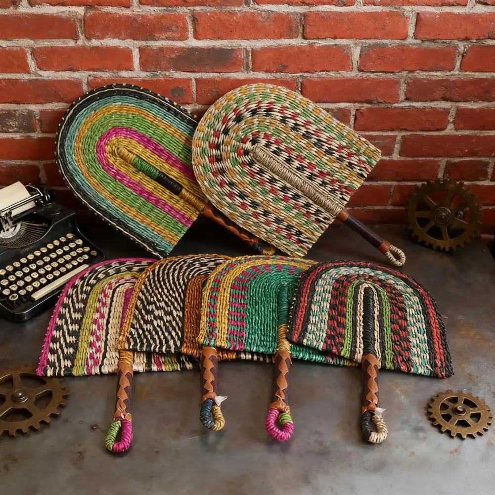 Semiellipse Woven Fan Natural Sea Grass Raffia Fan with Long Handle Handmade Straw Weaving Fan Summer Party Wall Hanging Decor