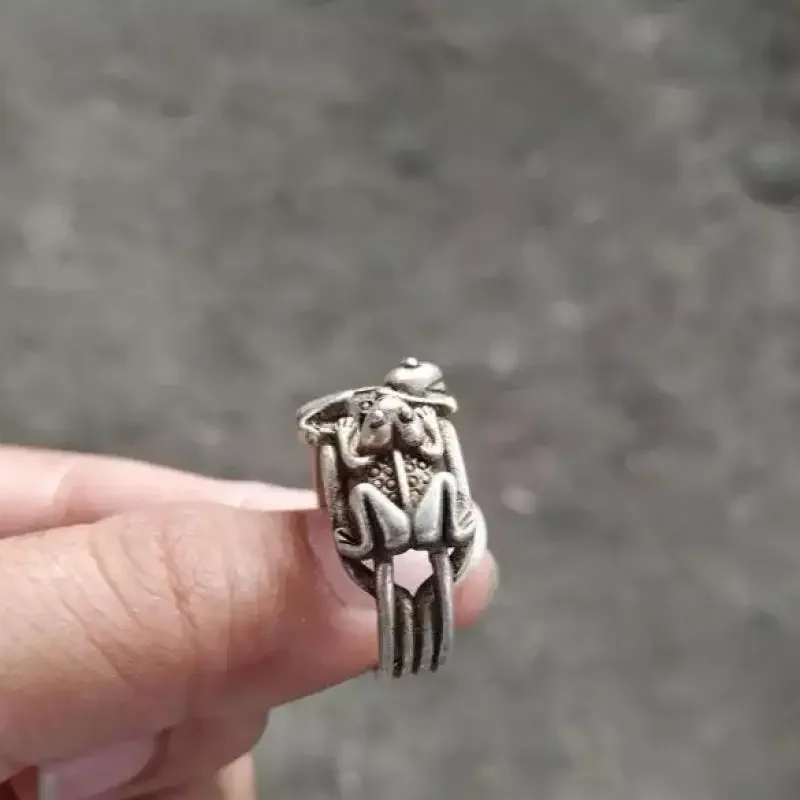 Unique Collection Old Chinese Tibet Silver Hand-Made Frog Statue Ring Great Gift