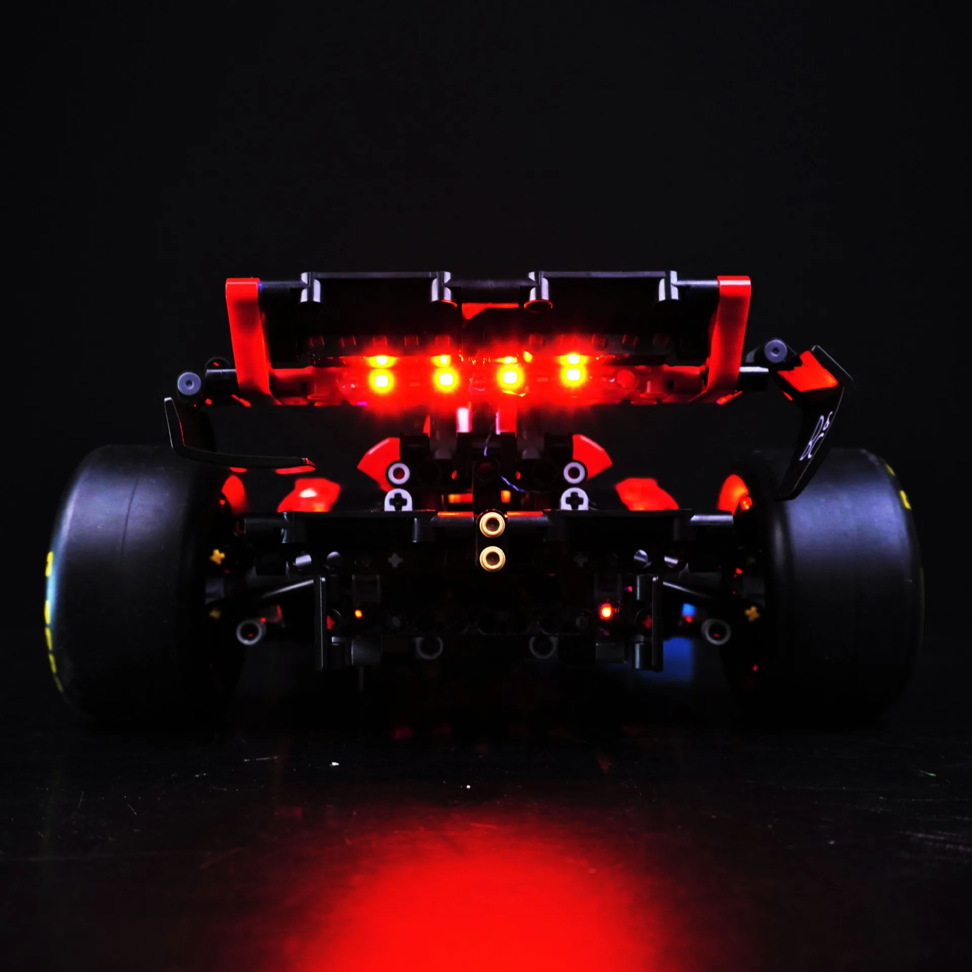 مجموعة الإضاءة لإصدار LEGO 42207 SF-24 F1 Car Technic RC لا تشمل كتلة البناء (مجموعة إضاءة LED فقط)