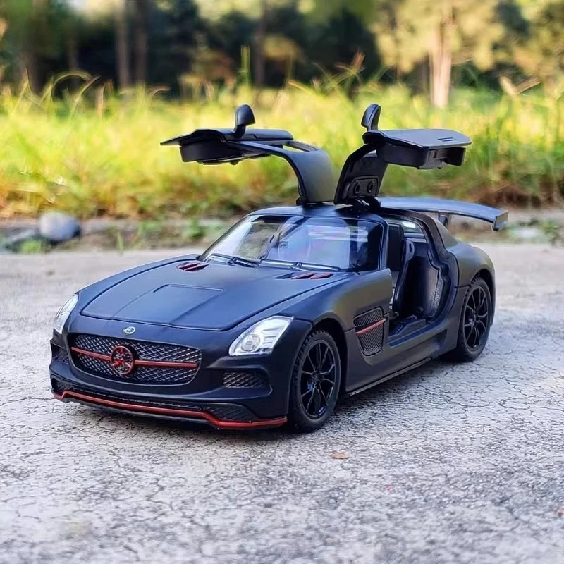 รถของเล่นโมเดลโลหะผสม SLS สปอร์ตคาร์ ขนาด 1:32 ของเล่นรถหล่อโลหะ มีเสียงและไฟ แบบดึงหลัง สำหรับเด็ก