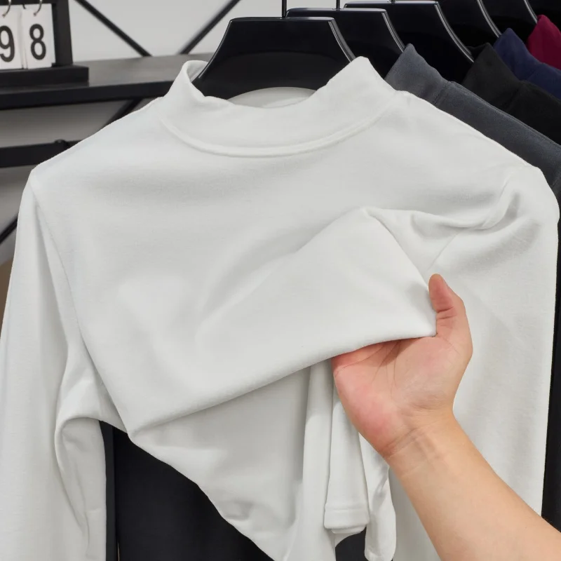 Designer style Men's long sleeve Tshirt 2025 new autumn winter fashionable cozy round neck velvet top exquisite warm casual wear