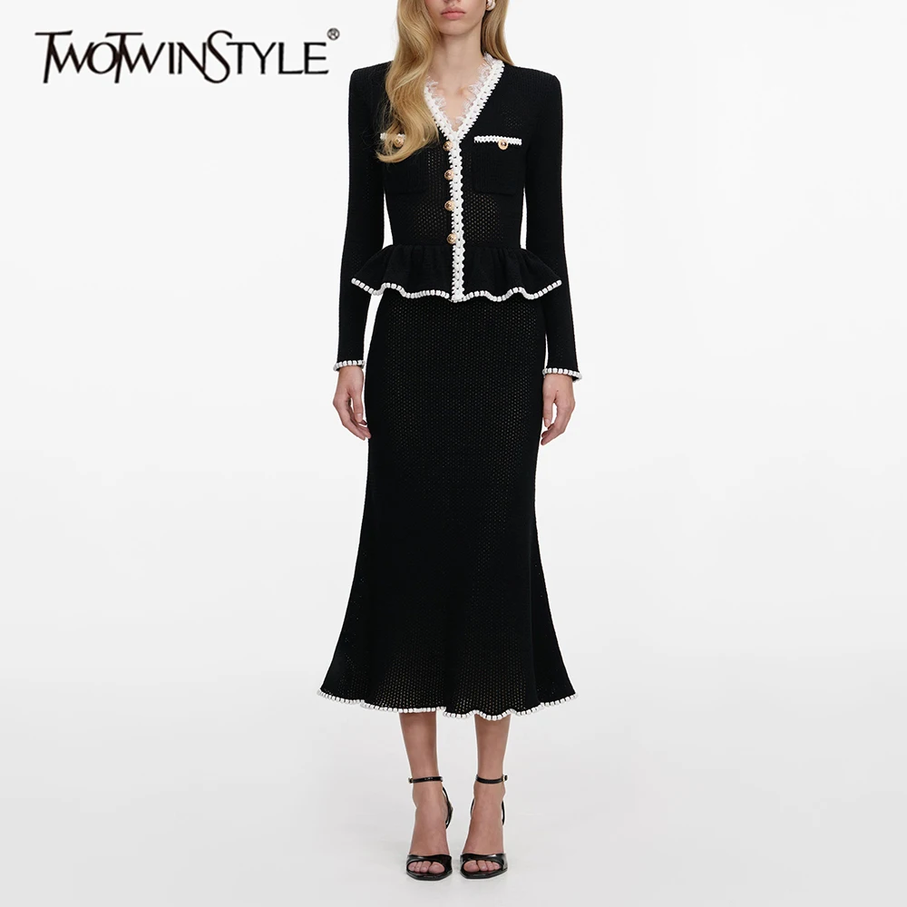 

Новинка: Комплект из двух предметов TWOTWINSTYLE для женщин: утягивающий топ с V-образным вырезом, длинными рукавами и кружевными вставками, минималистичная юбка.