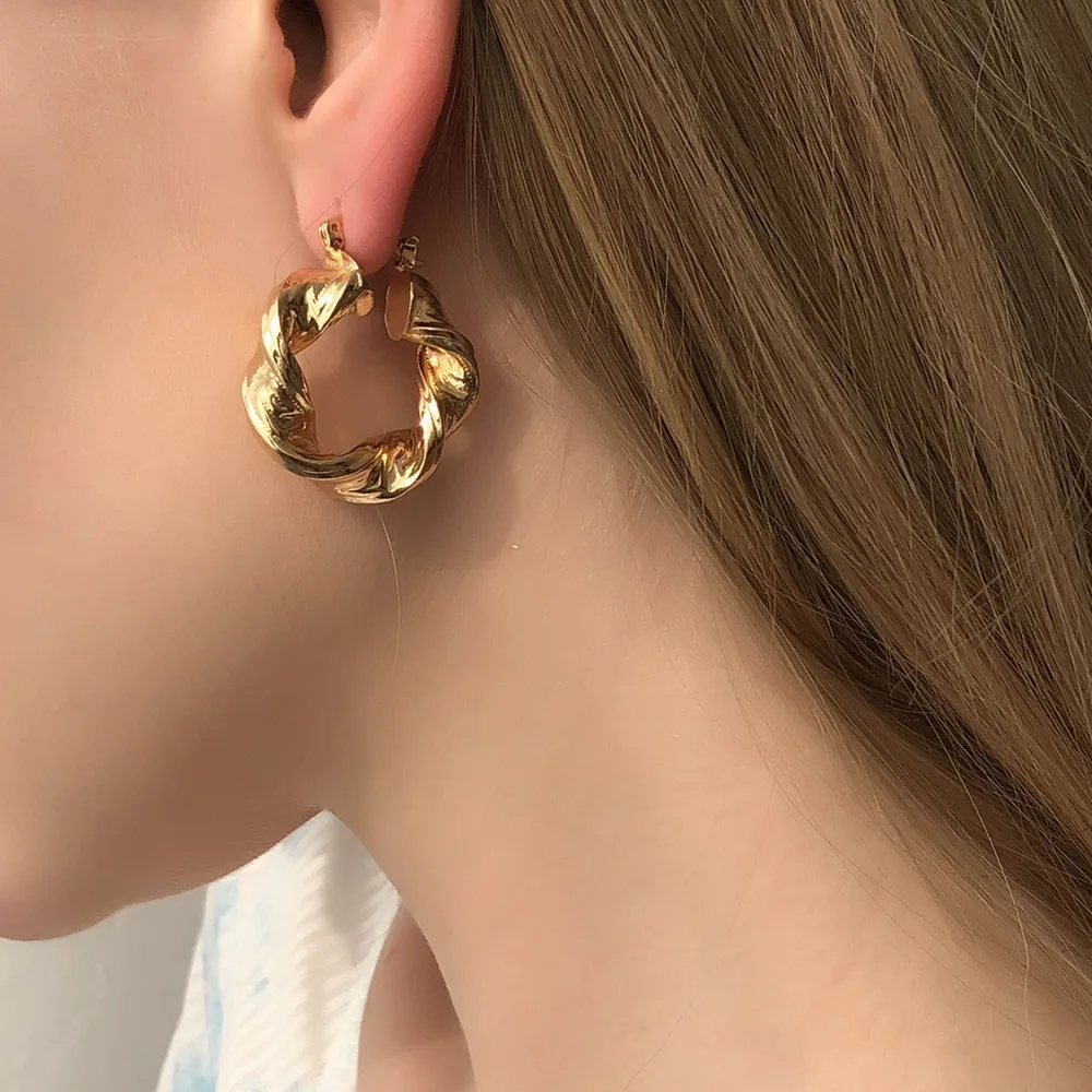 Boucles d'oreilles irrégulières E9471 pour femme, créatives et torsadées, style rétro, texture métallique, élégantes