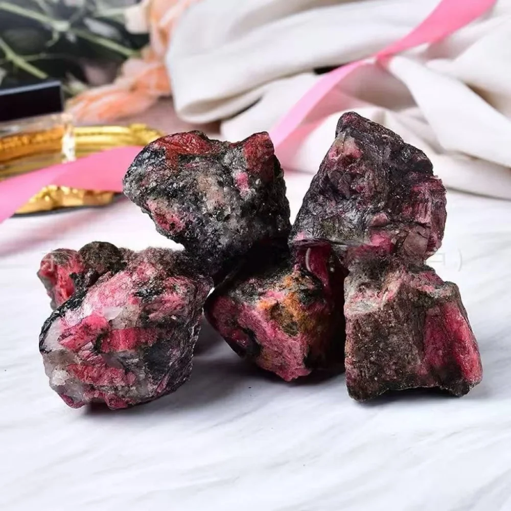 Natural Rhodonite Raw Stones Natural Rocks Garden Aquarium Reiki Mineral Specimens Spiritual Wicca Healing Crystals Gift