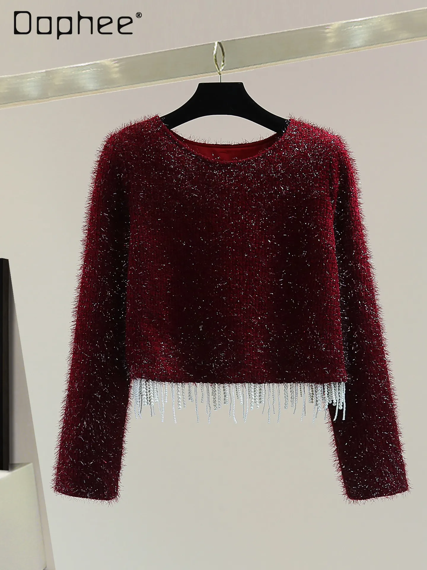 

2026 Весенний пригородный стиль, плюшевый блестящий топ с круглым вырезом, женская корейская модная футболка с высокой талией и короткими кисточками, расшитая бисером, с длинным рукавом