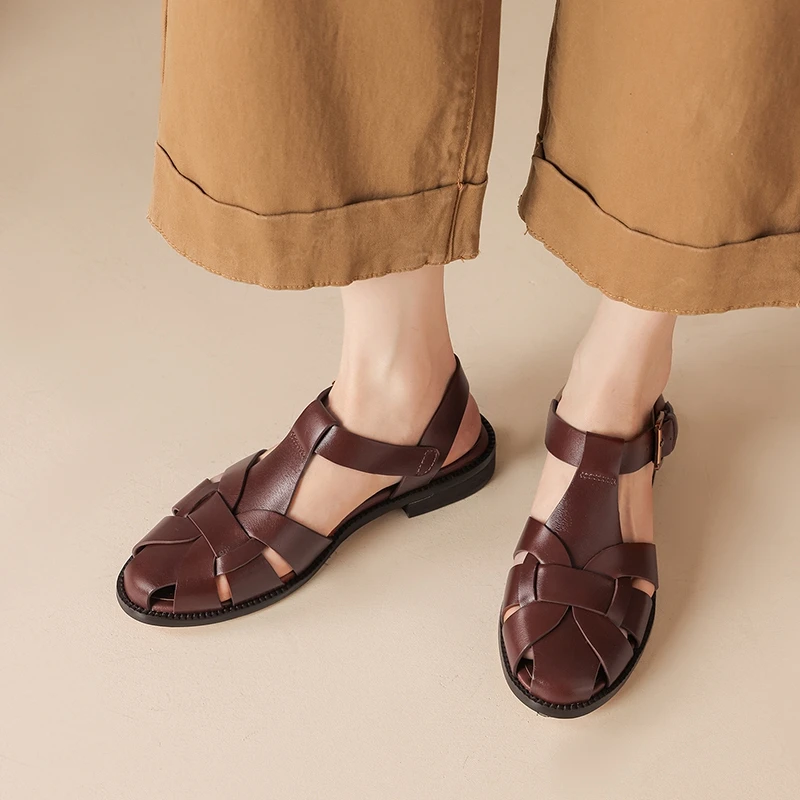 

Women's new summer leather cowhide round toe low heel toe hollow breathable retro Roman shoes fashionable sandals
