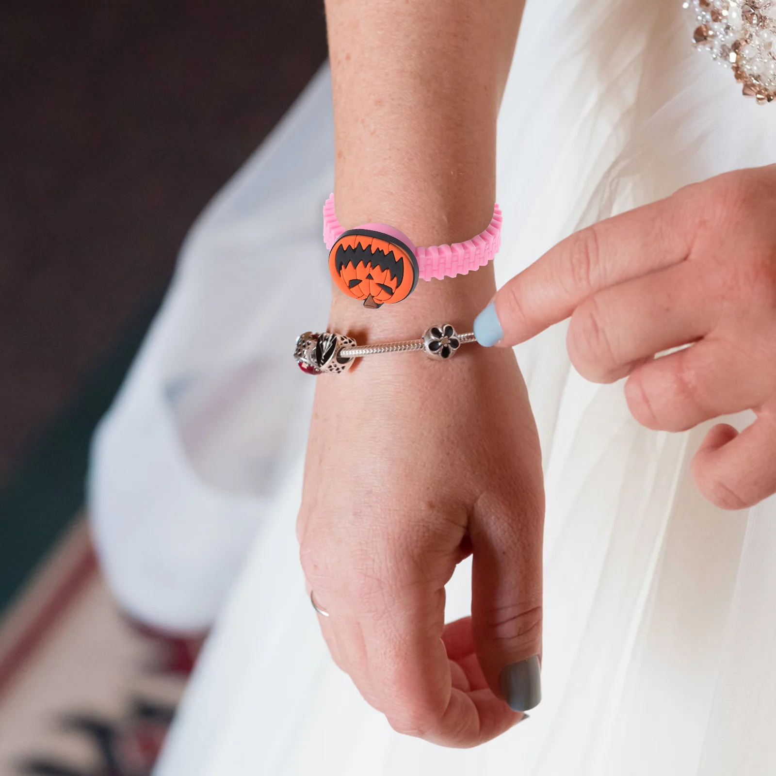 

10pcs Wristb Detachable Kids Cartoon Bracelet DIY Party Favor Halloween Kids Wristb Snowflake PVC Accessories