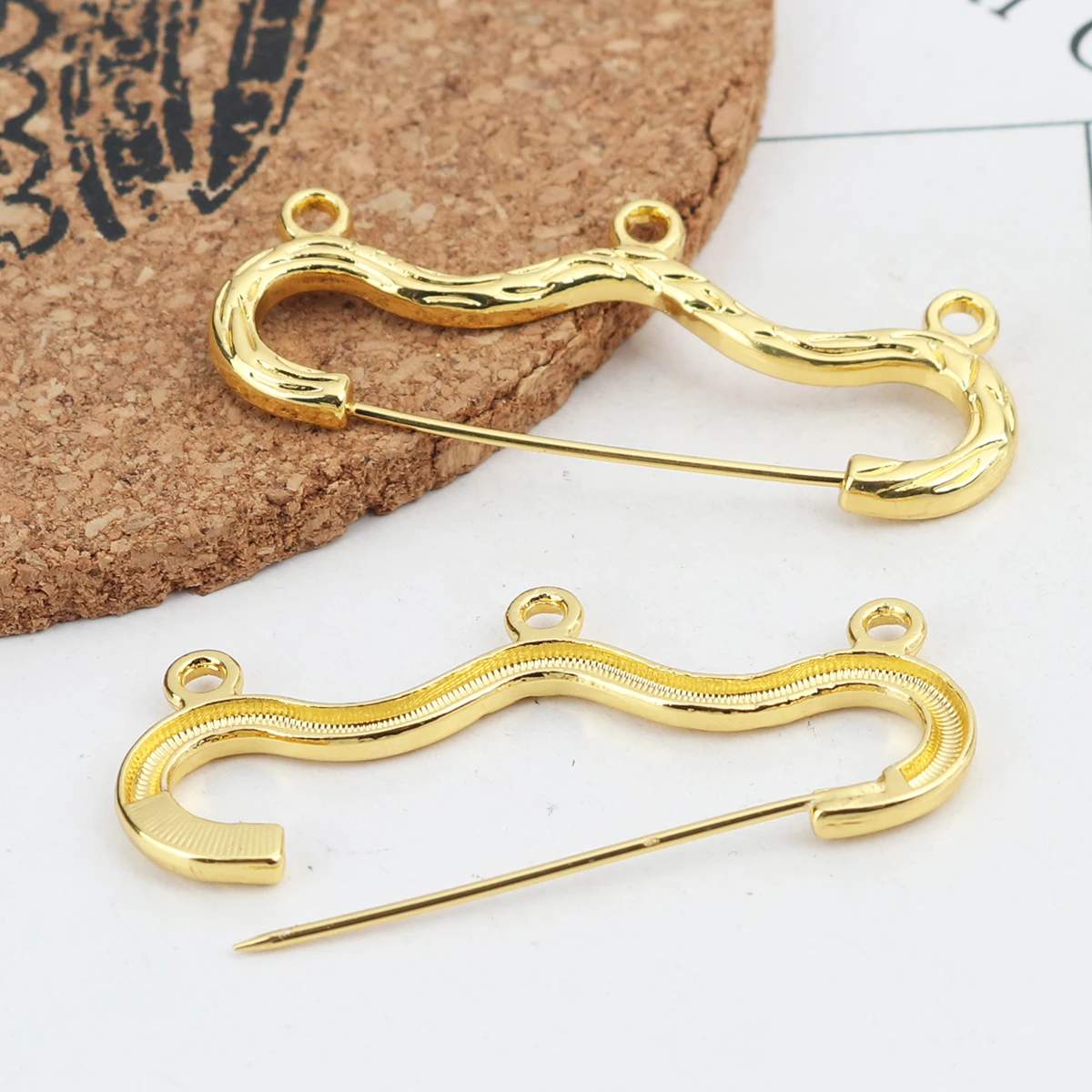 DoreenBeads Handmade Pin Brooches Findings Hanger Gold Color Metal Stripe W/ Loop DIY Making Jewelry Gifts 4.6cm x 2cm,10PCs