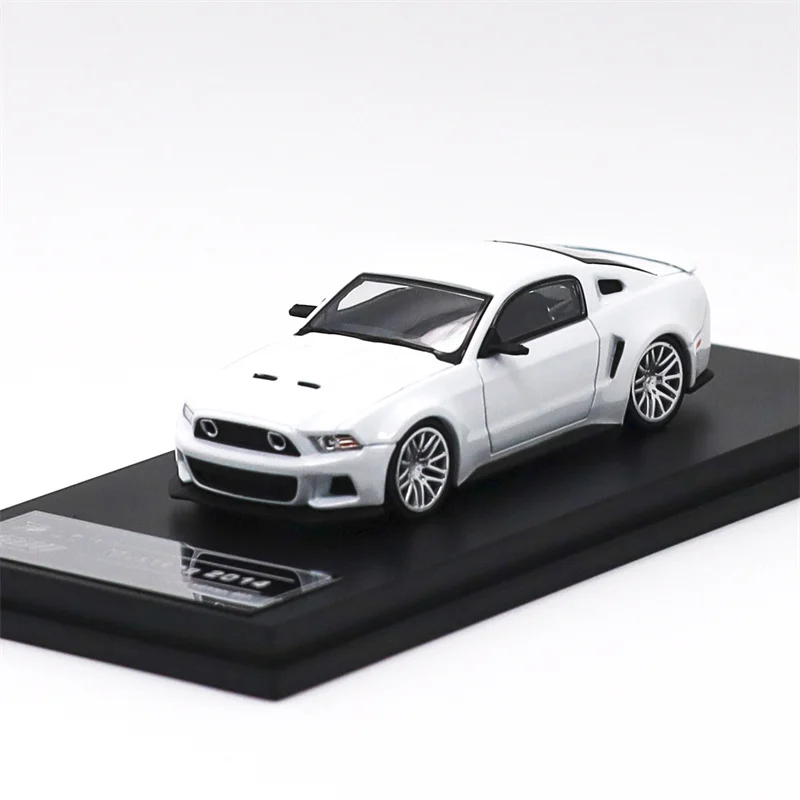 GDO Hunter x DCM 1:64 Mustang GT 2014 Pearl White / Silver / NFS Ingot Silver with Blue stripes Diecast Model Car