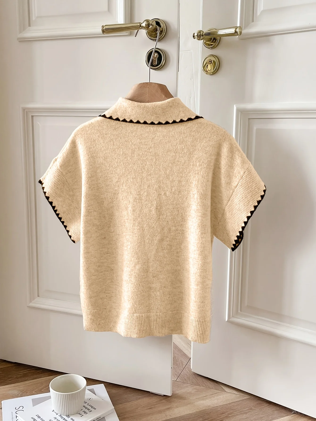Women's plus size lapel contrasting knitted short sleeved polo shirt, elegant, casual and fashionable, spring and summer styles