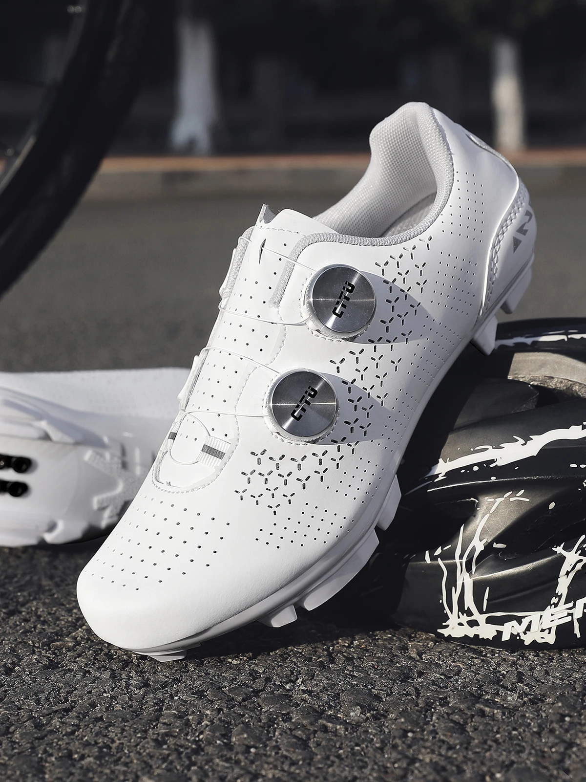 AliExpress LEYINLIN Mtb Cycling Shoes Man Cleats Shoes Flat Pedal Bicycle Shoe Speed Cycling Sneaker Men Mountain Bike Shoe Spd Racing Lock Footwear