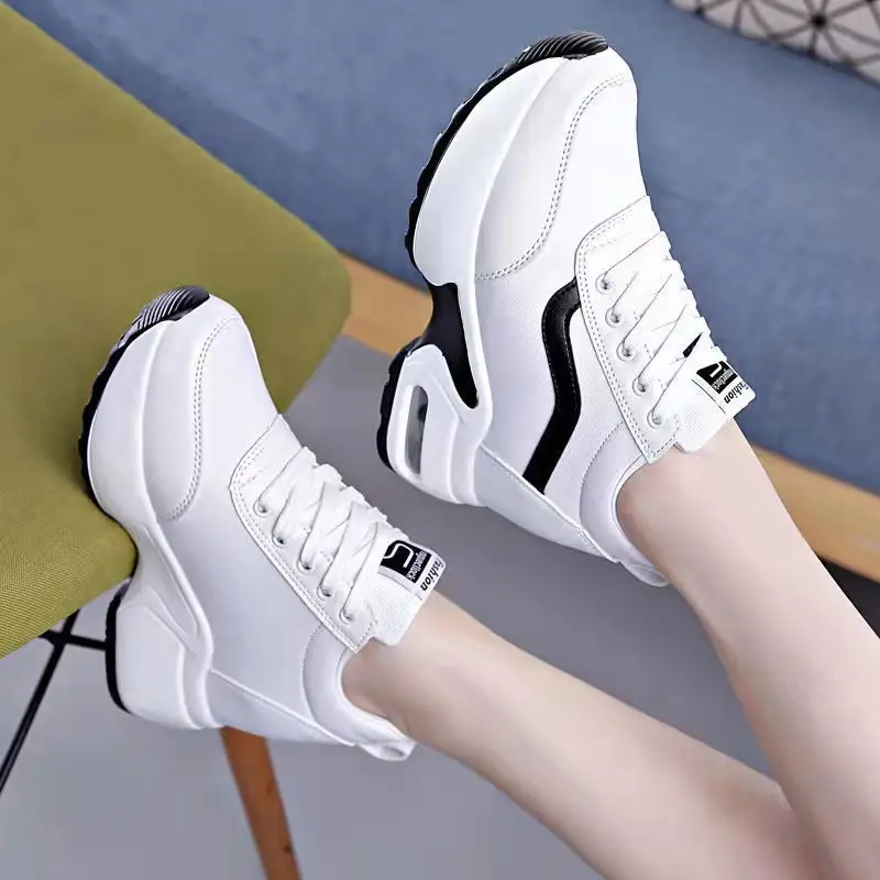 2024 Kobiety Wiosna Casual Platform Shoes Fashion High Heels Wedges Sneakers Shoes 8 CM Height Increasing Outdoor White Shoes