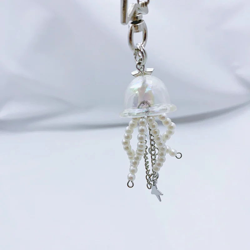 Cute Jellyfish Tassel Keychain para mulheres Fada doce Chaveiro acrílico, porta-chaves do carro, pingente de saco adorável, presentes para meninas