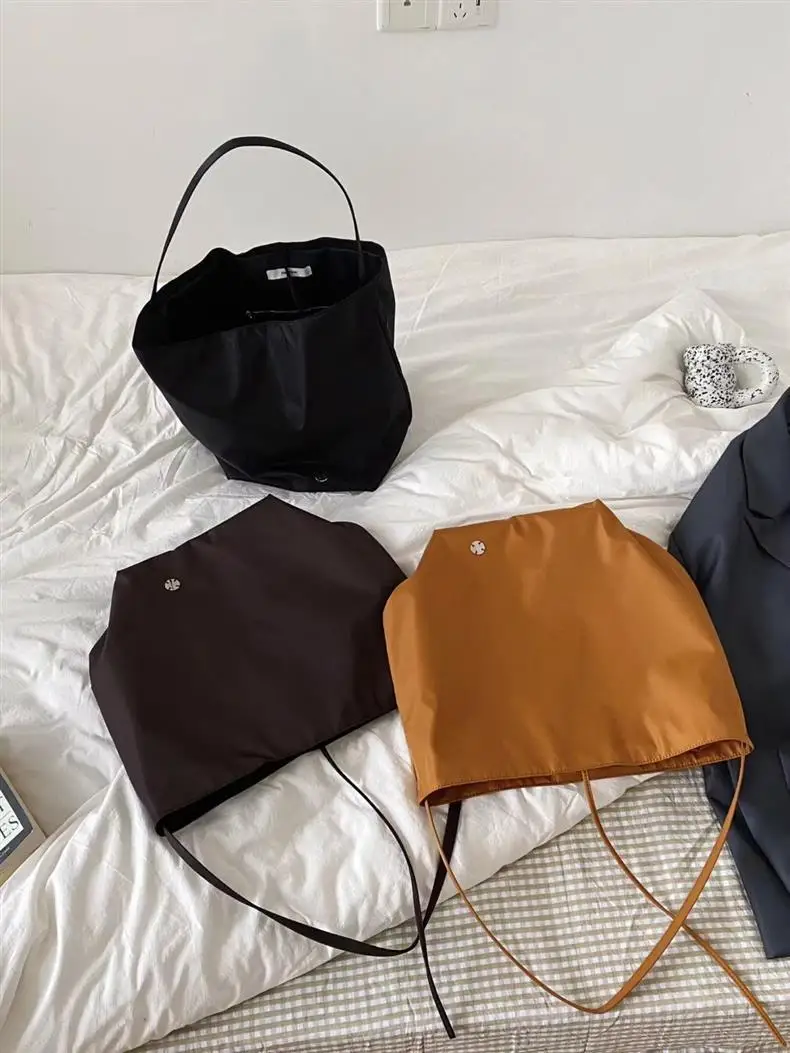 

Новая нейлоновая сумка-тоут The Row 2026 года, модель N/S ParkTote, повседневная сумка большой вместимости, нейлоновая сумка через плечо