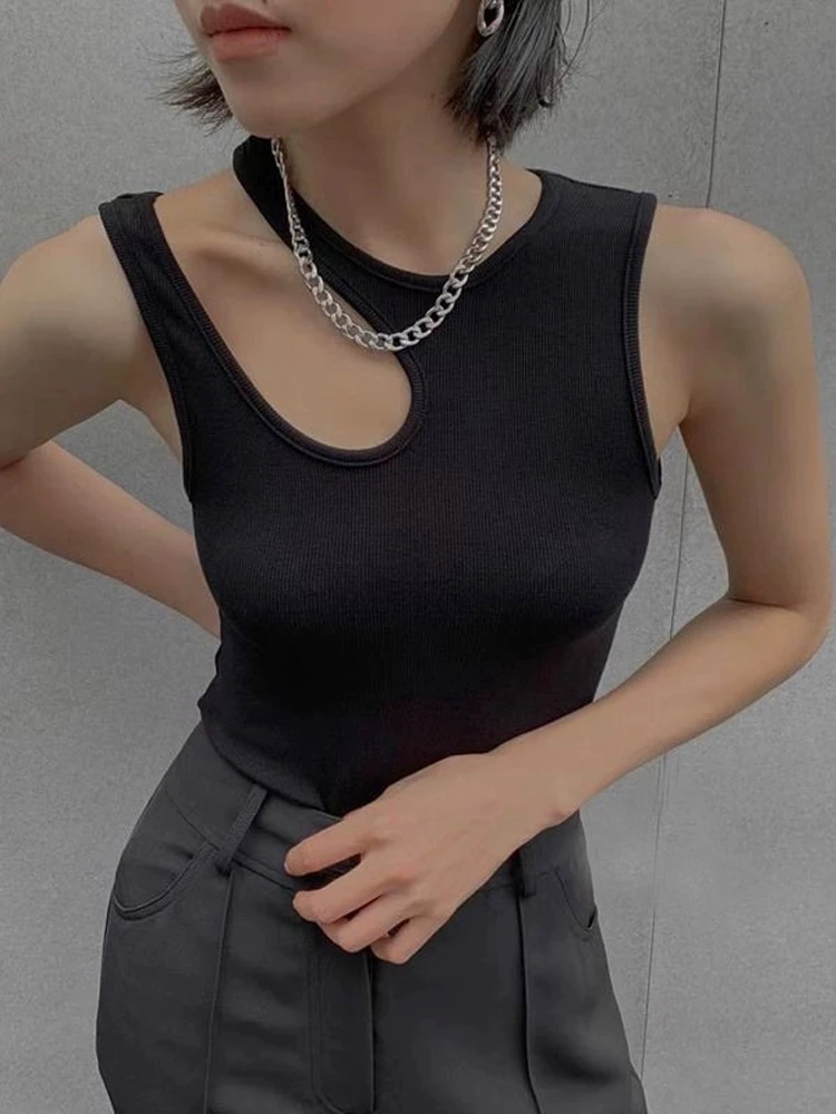 

Slanted shoulder chic camisole vest for women in summer with European and American design, slim fit and slimming, collarbone lin