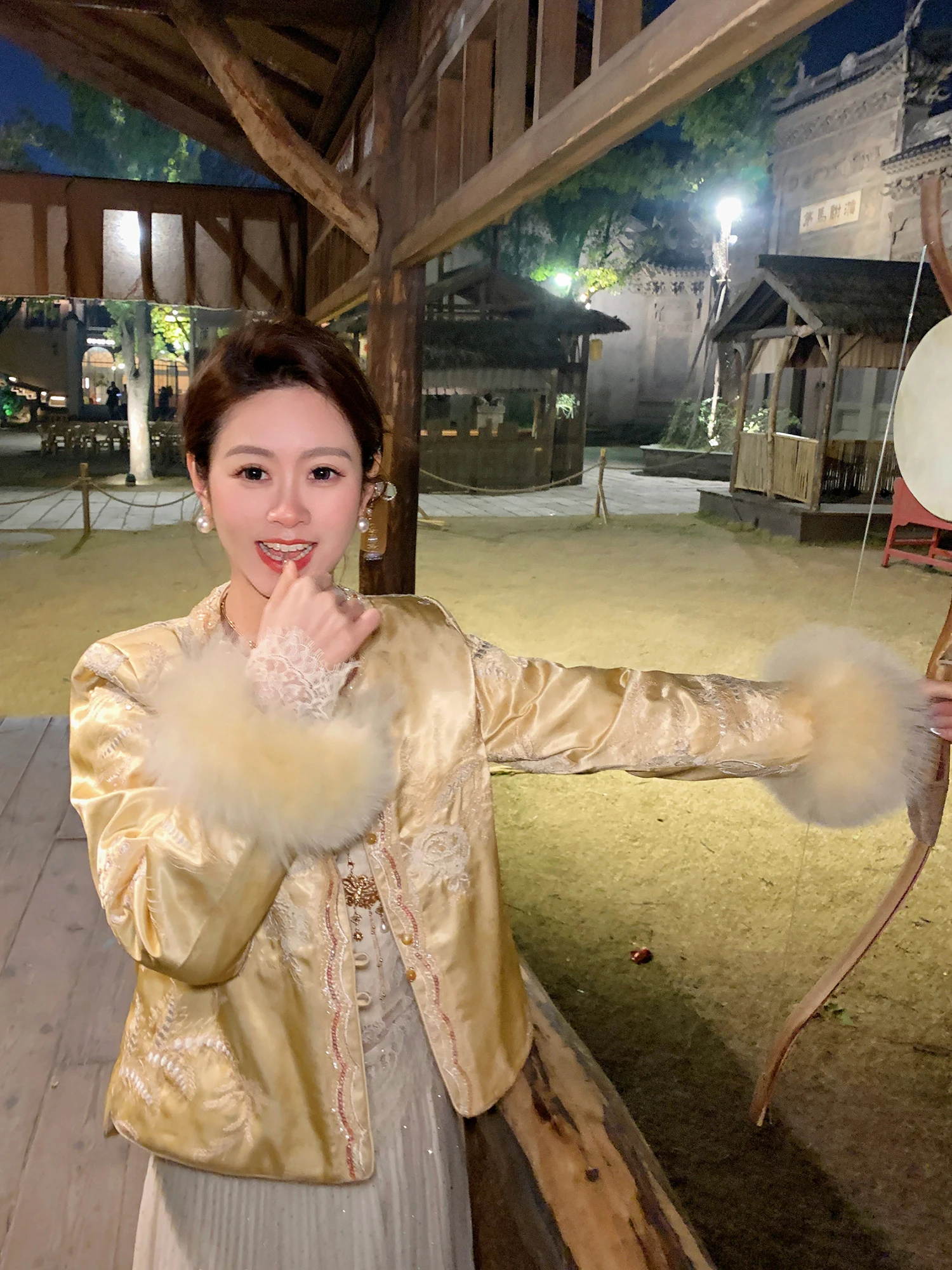 

New Chinese Sle Embroidered Fur Collar down Jaet Women's Loose Warm Outerwear Luxury Faion Casual Spring 2026