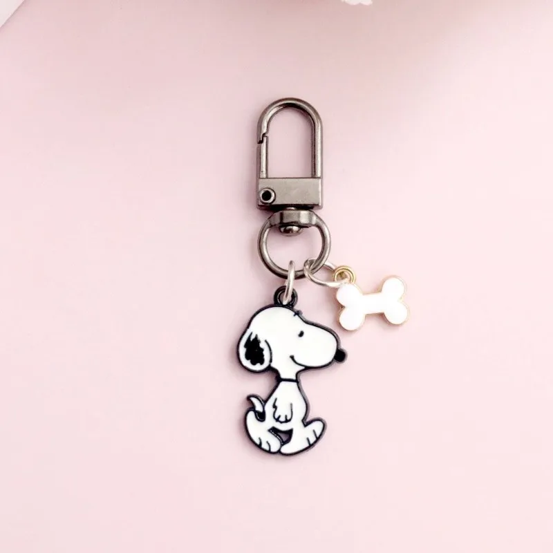 Nieuwe Snoopy schattige creatieve stripfiguur sleutelhanger hanger eenvoudige gepersonaliseerde cartoon tas gesp decoratieve accessoires cadeau