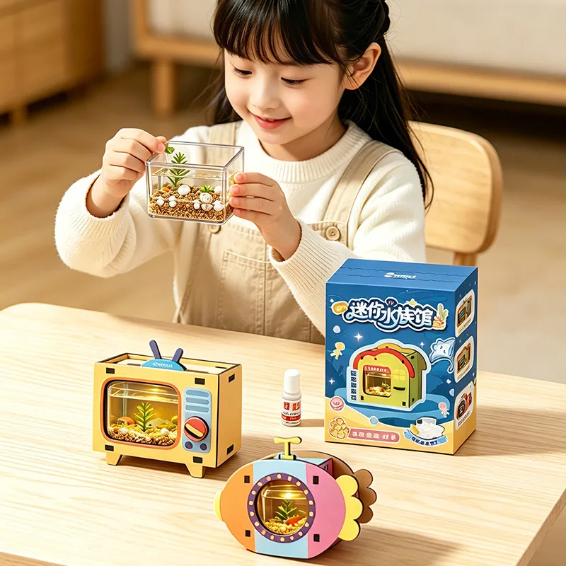 Mini Aquarium DIY Craft Set Wooden Aquarium Model Micro Landscape Scene Making Kit Handmade Desktop Ornament Gift for Kids Adult