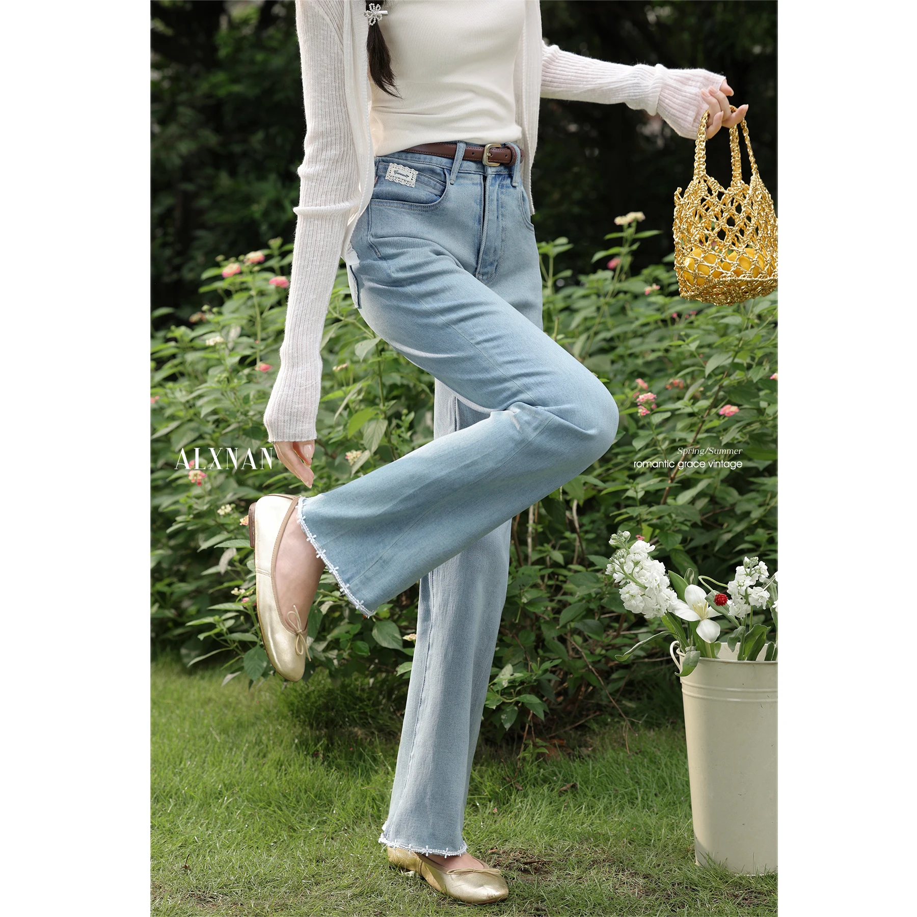 

ALXNAN Light Blue Flared Jeans for Women High-waist Cotton Denim Pants 2025 Summer Elegant Casual Slim-fit Baggy Trousers L56563