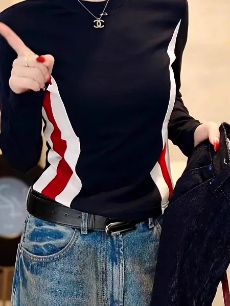 

Ele Long Sve round Ne T-irt Women Early Autumn 2025 Slimming Faionable Color Simple T-irt Casual Wear