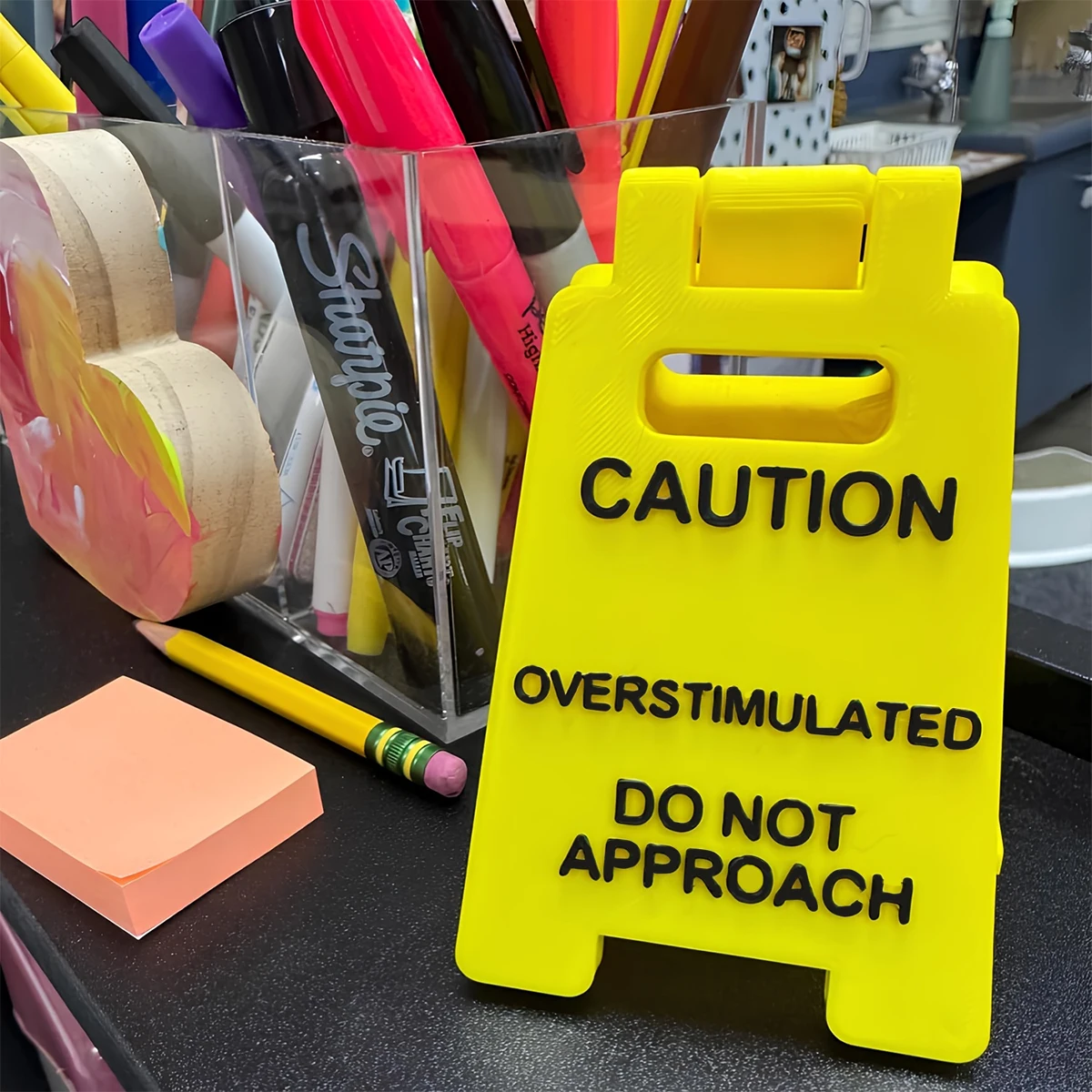 1 PCS Caution Overstimulated Desk Sign - Funny Office Desk Warning Signs For Colleagues, Employees, And Bosses, Office Decor