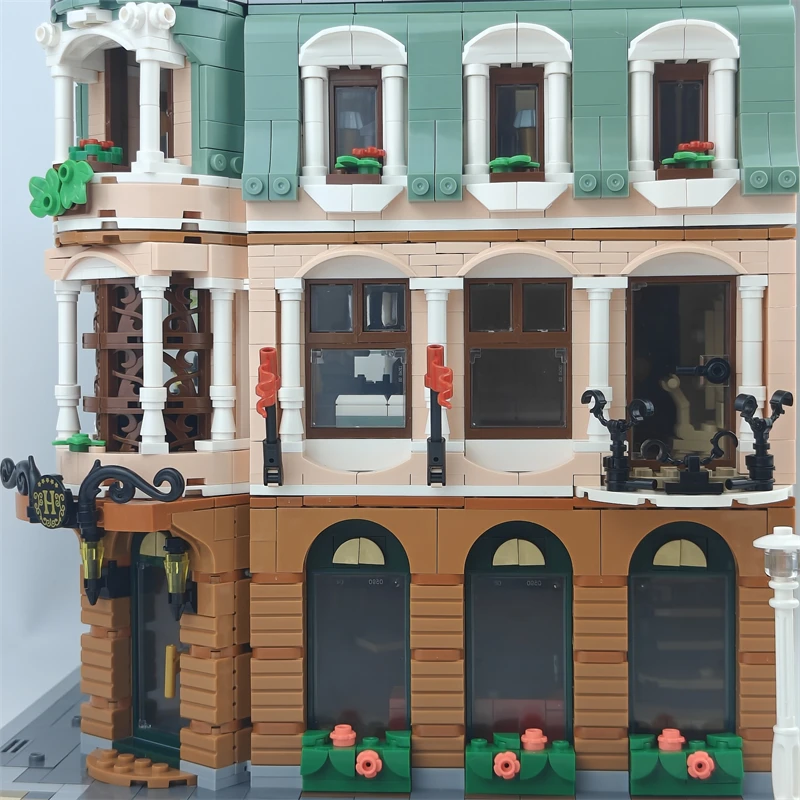 En STOCK 3066 Uds Boutique Hotel Modular Compatible 10297 bloques de construcción para niños vacaciones adornos familiares cumpleaños regalo de Navidad