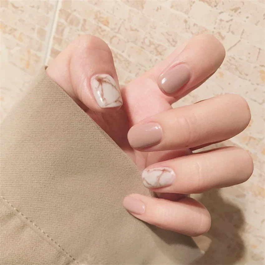 24Pcs/Set Light Khaki Halo Art Wearing False Nails French Short Fashion Fake Nail Tips Paste Full Coverage Acrylic Press on Nail