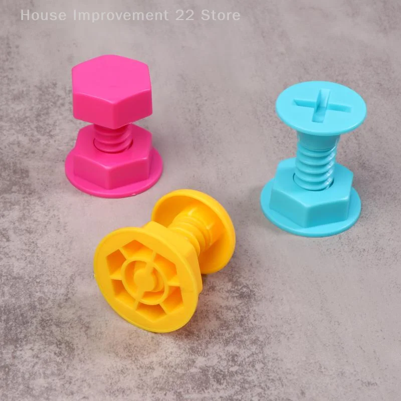 Ganchos coloridos de dibujos animados, un juego de 3 ganchos adhesivos sin agujeros para almacenamiento de bolsas, ganchos de pared, accesorios bonitos y prácticos para el hogar
