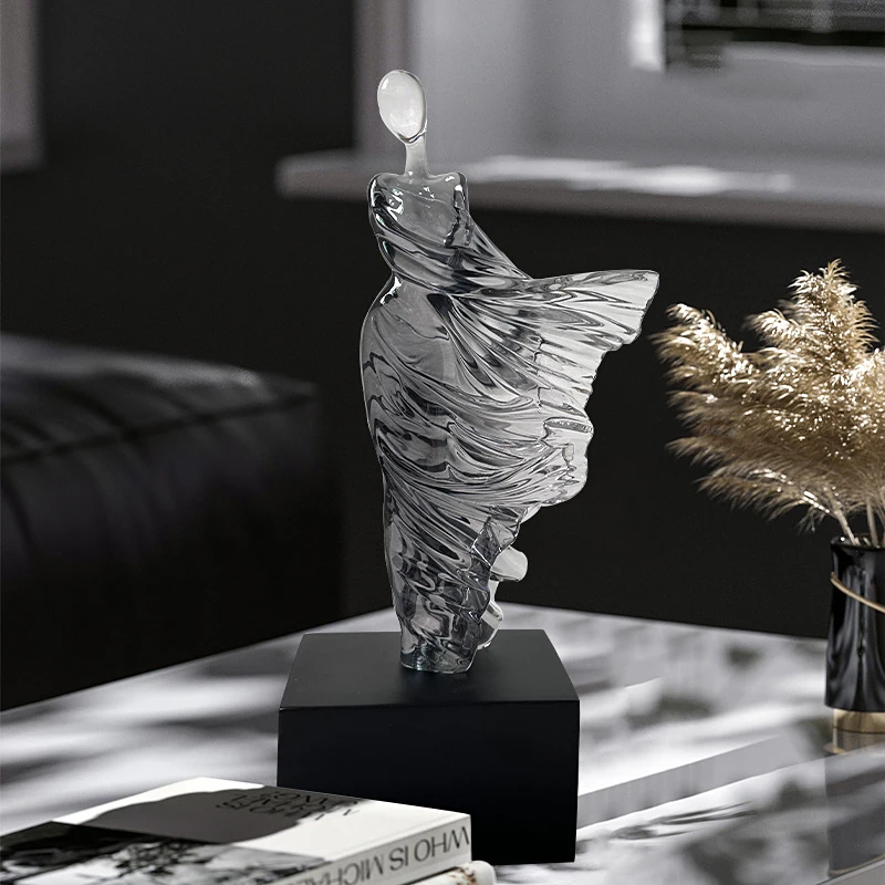 Modern high-end lightweight luxury abstract figure sculpture environmentally friendly resin home decoration desktop living