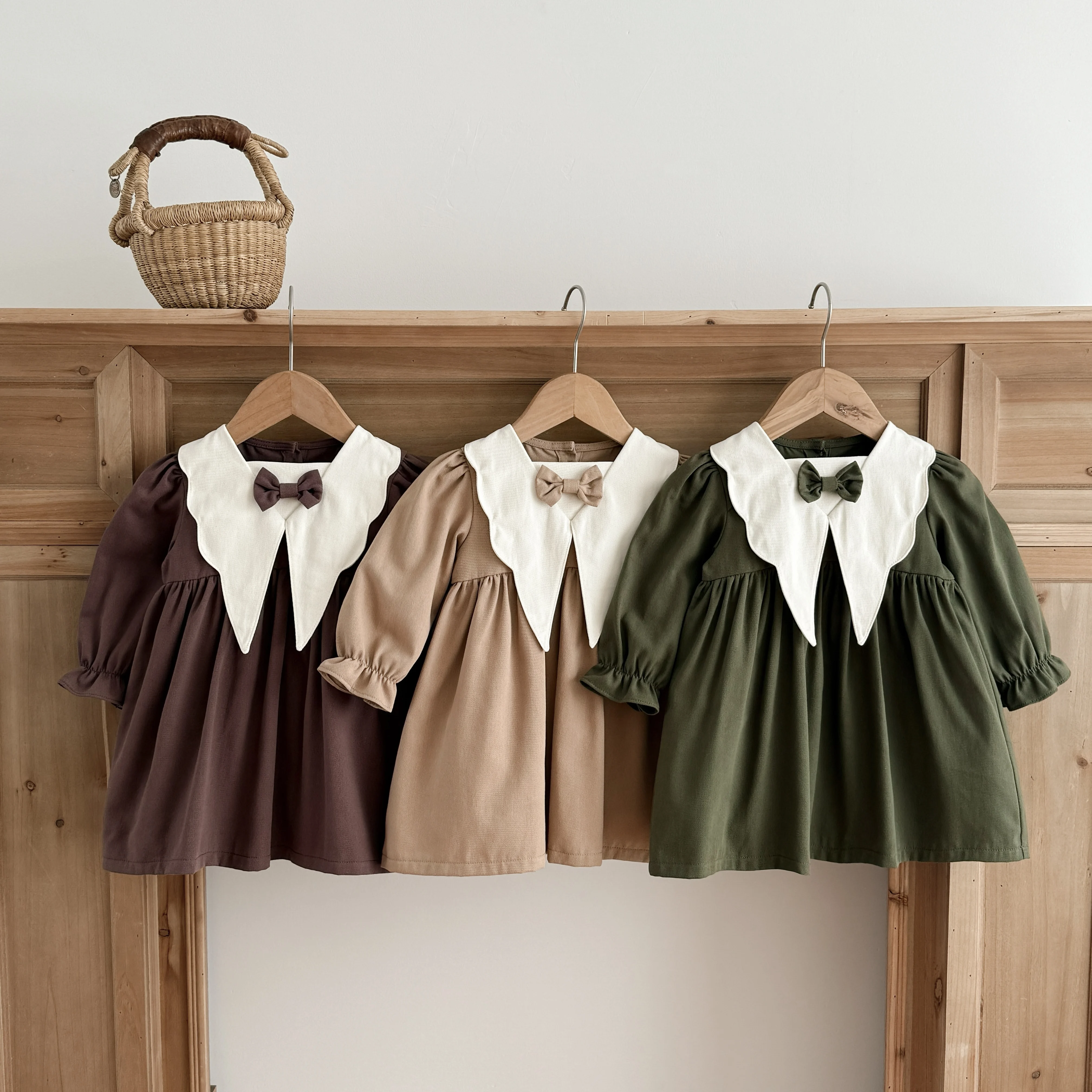 1-Piece Spring and Autumn Korean-Style College-Style Dress with Bow, Contrasting Color Doll Collar, Retro Long-Sleeve Princess Dress with Lantern Sleeves, Stylish Cotton Dress for Girls
