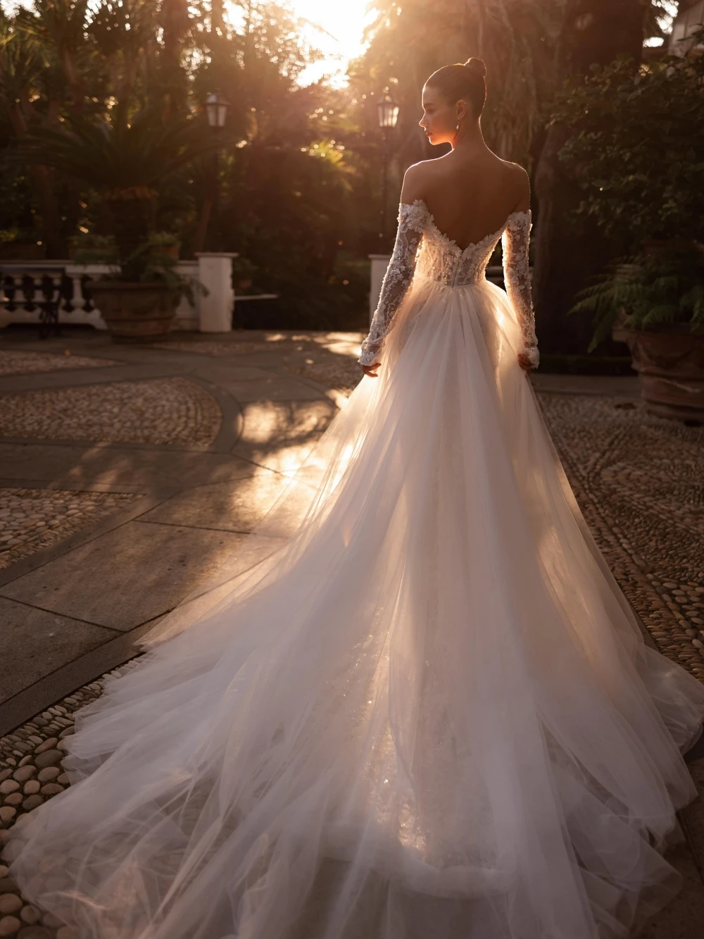 Vestido de novia largo de sirena con cuentas de lujo, vestido de novia con Apliques de encaje sin tirantes, vestidos de tren desmontables personalizados para novia 2025