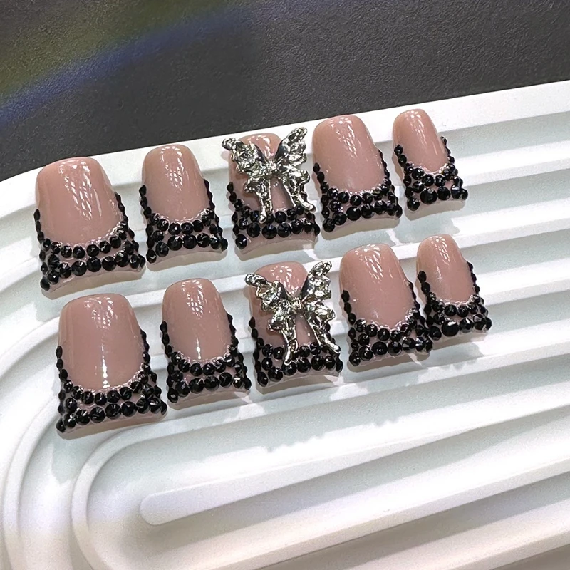 

10Pcs/Set Short Duck Nails Press Ons Black French Edge Fake Nail Tips with 3D Butterfly Decoration Artificial Woman Nails