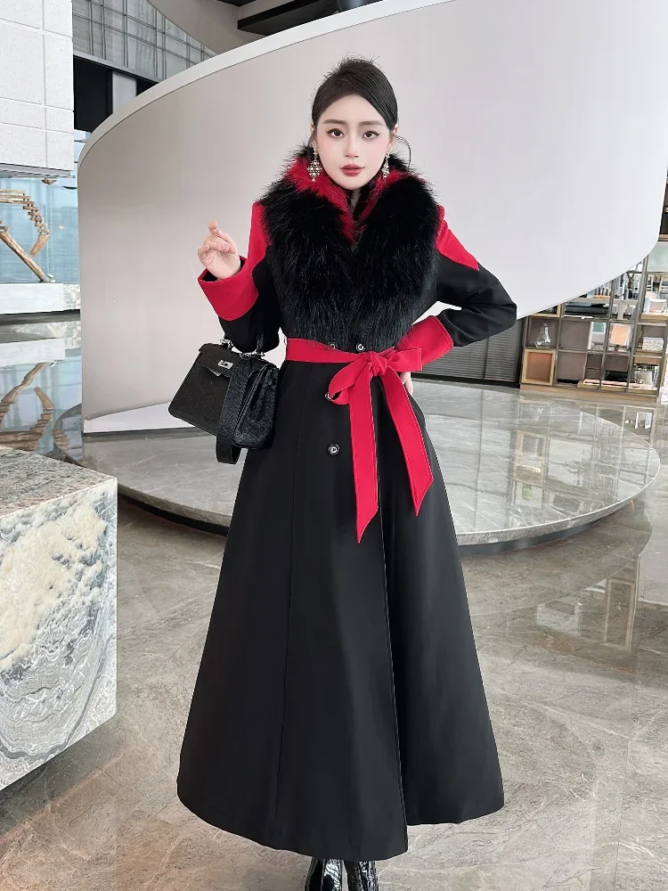 Specially designed color blocked warm coat for women 2024 with a retro temperament and plush collar Long coat for snowy days