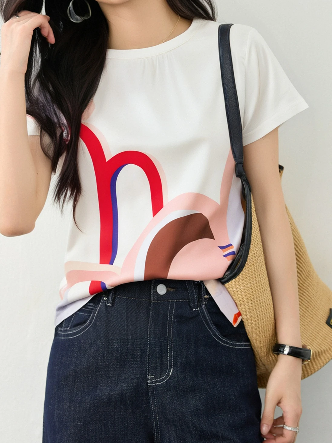 New Women's Abstract Geometric Print Satin Short Sleeve T-Shirt Summer Fashion Round Neck Loose Minimalist Commuter Casual Top