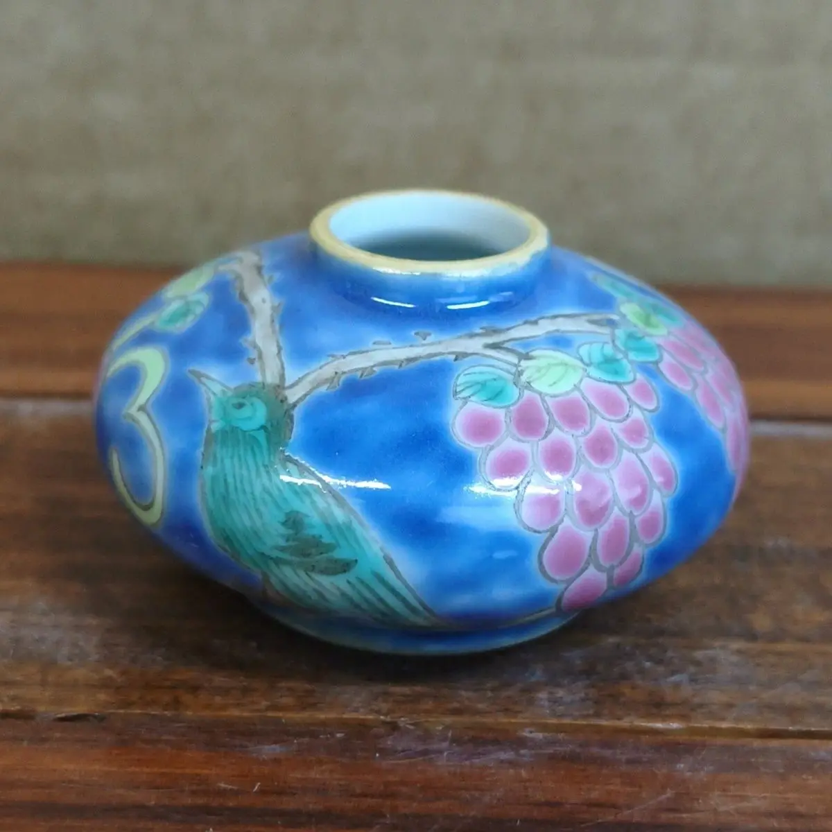 Ancient Collection Ji Blue Glaze Grape Flower Bird Painting Ceramic Water Container Scholar's Room Decor Jar