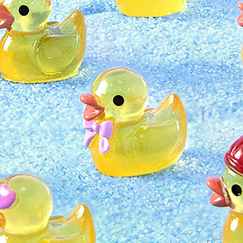Luminous Resin Mini Yellow Duckling Miniatures Doll House Glow-in-the-Dark Ducks Figurines for Diy Aquarium Garden Decor 8pcs