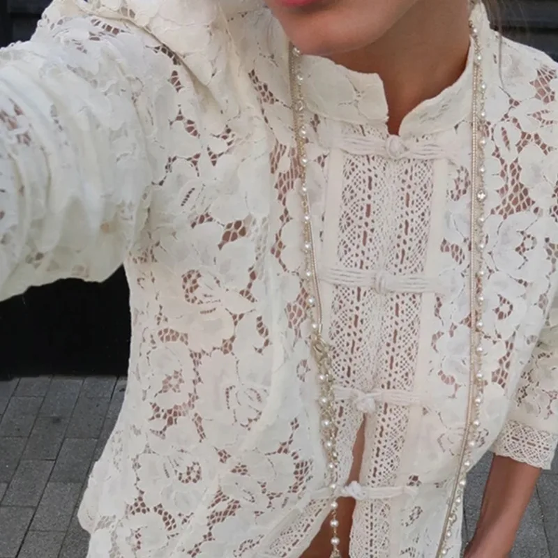 

​ ​ Женский белый кружевной топ, короткая укороченная блузка с воротником-стойкой, элегантная повседневная рубашка для джинсов, уникальный стиль, повседневная одежда