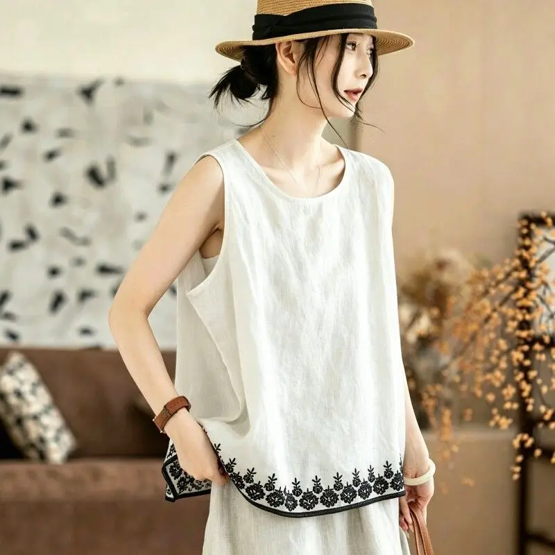 Loose Cotton Linen Embroidered Tank Top T-Shirt Bottoming Shirt for plus Size Women Summer New Style Euro Fashion Commute Style